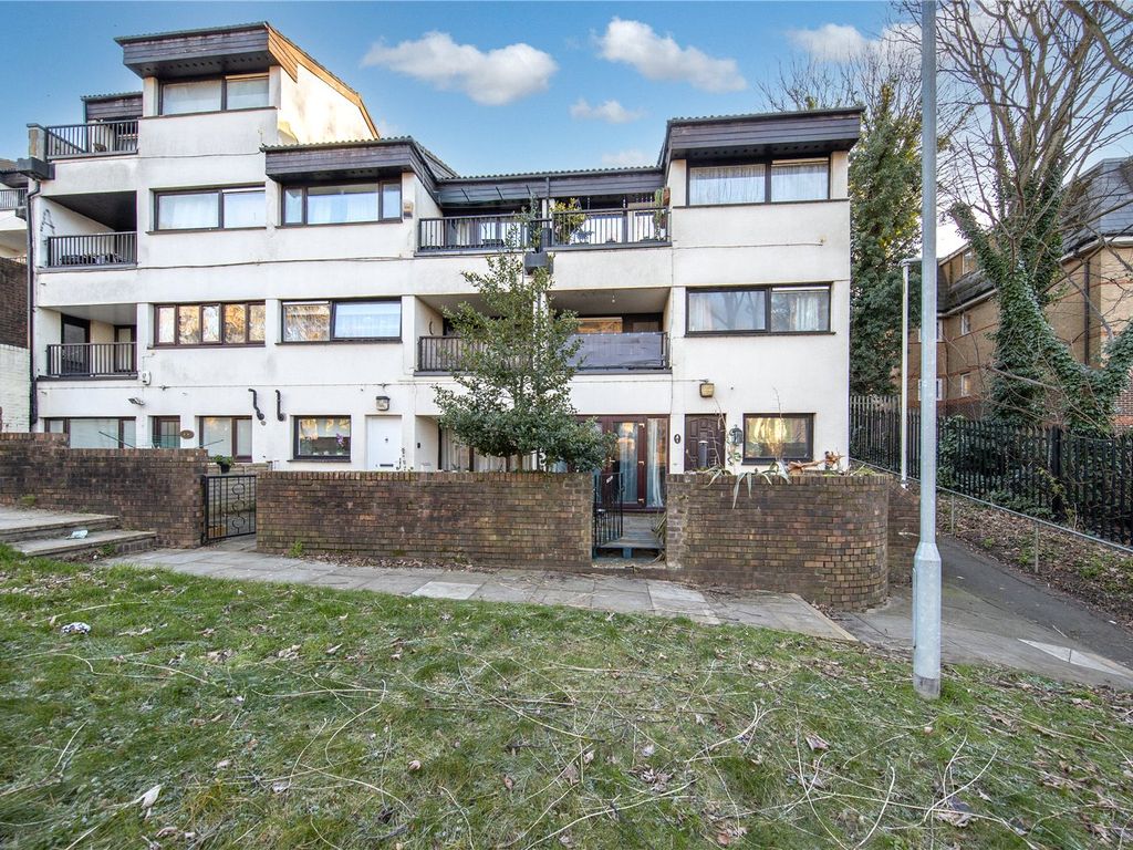 2 bed semidetached house for sale in Crawley Green Road, Luton