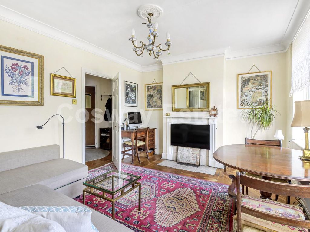 Clarence Court, Mill Hill, London NW7  