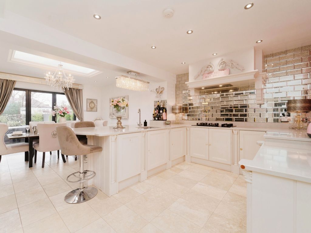 4 bed semidetached house for sale in Cavendish Drive, Eldwick, Bingley