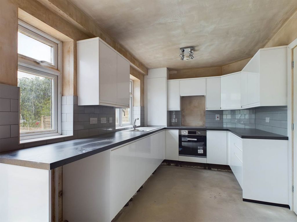 3 bed property to rent in Riverdale Road, Erith, Kent DA8, £1,900 pcm