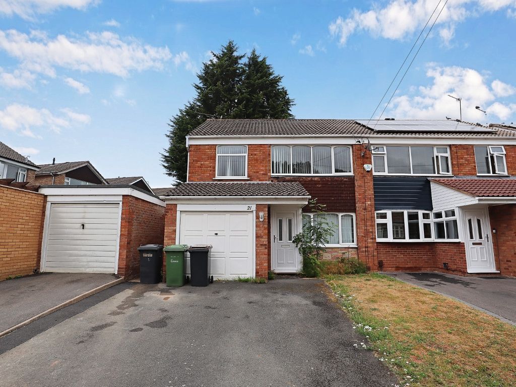 3 bed semidetached house for sale in Beverley Avenue, Nuneaton, Warwickshire CV10 Zoopla