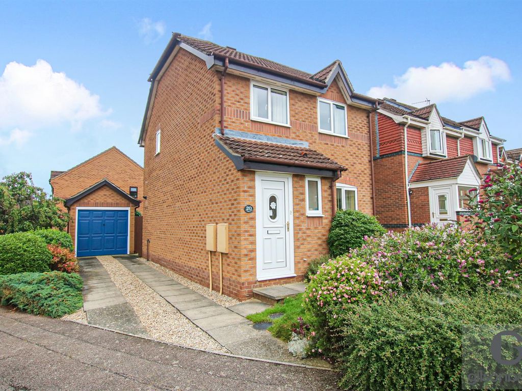 3 bed linkdetached house for sale in Ireton Close, Thorpe St. Andrew