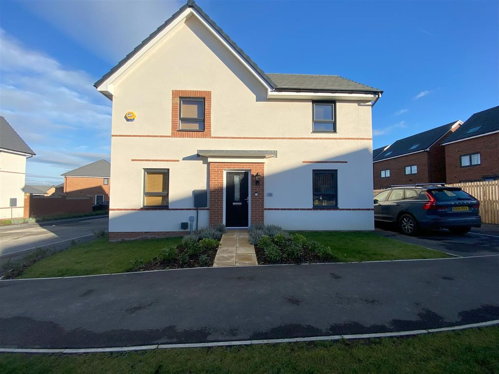 4 bed detached house to rent in Autumn Fields, Waverley, Rotherham S60