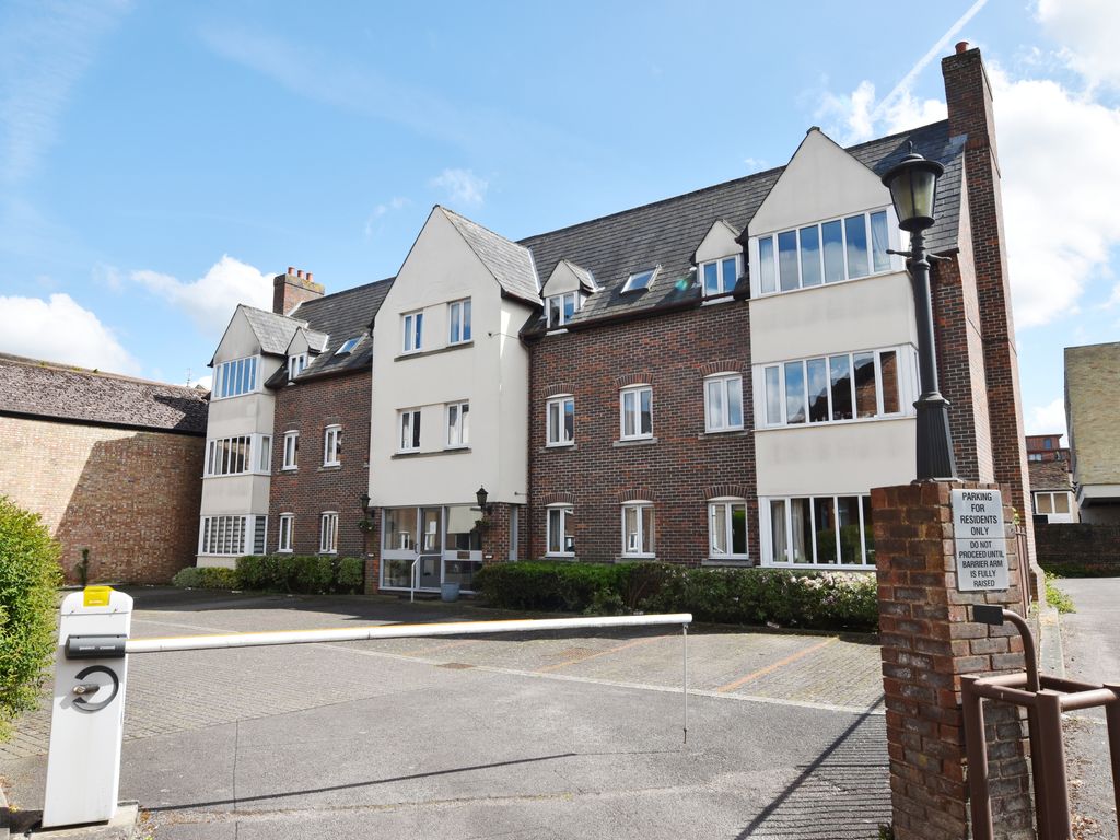 2 bed flat for sale in St Lawrence Court, Bocking End, Braintree CM7, £