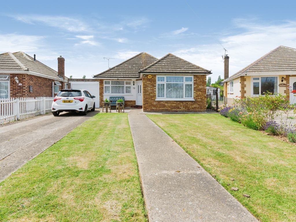 2 bed detached bungalow for sale in Tudor Green, West Clacton, Clacton