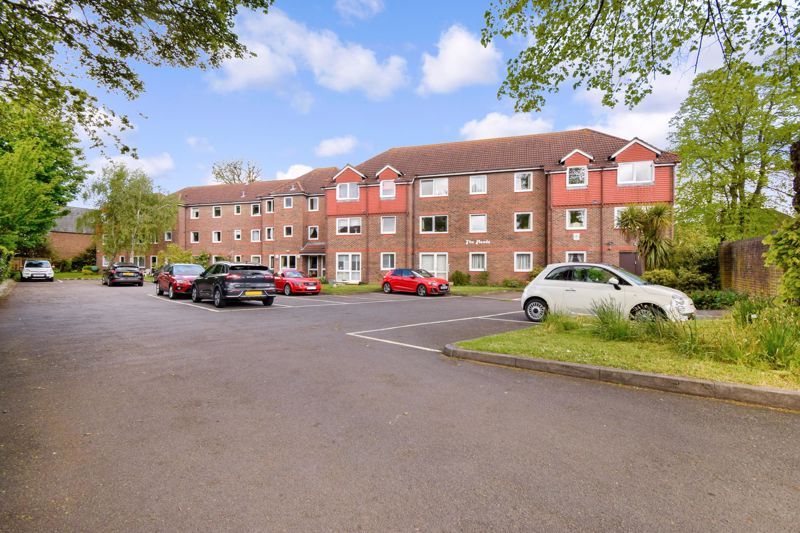 1 bed flat for sale in The Meads, Windsor SL4 Zoopla
