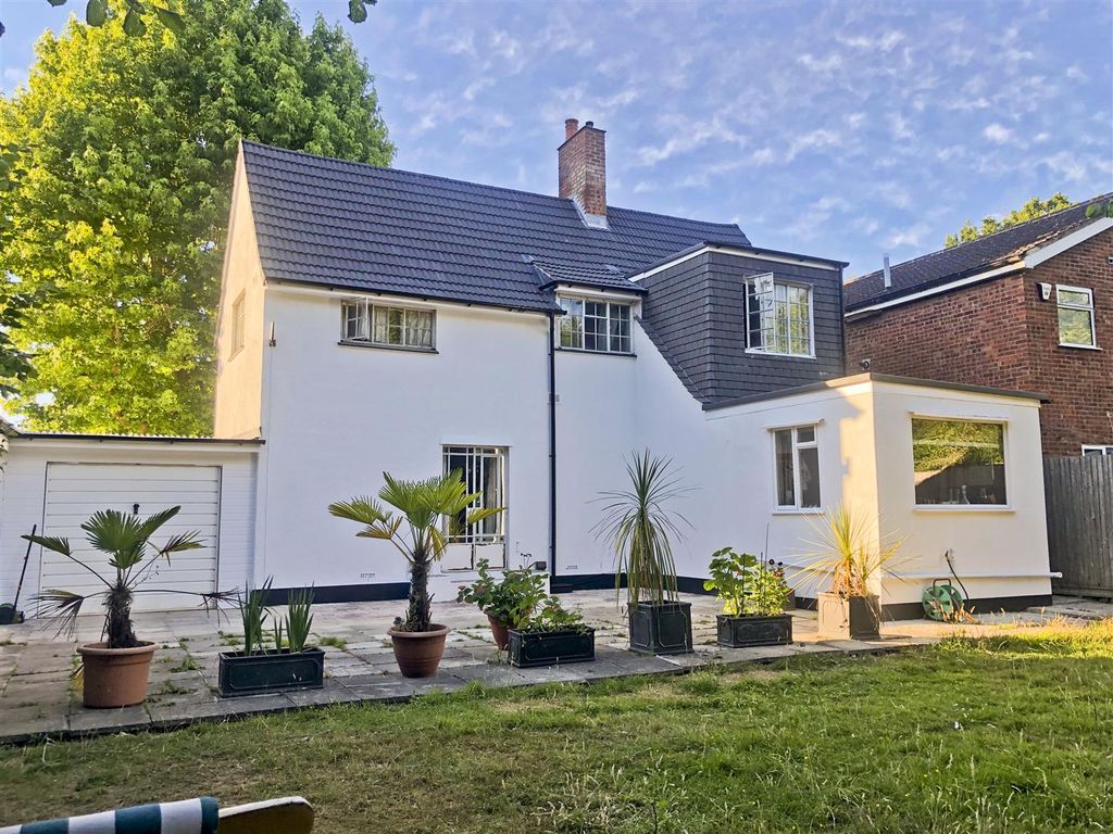 3 bed detached house for sale in Park Way, Ruislip HA4 Zoopla