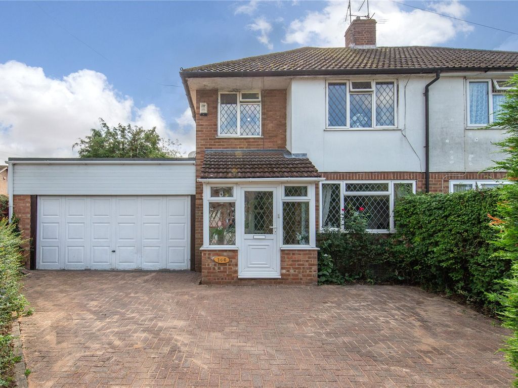 3 bed semidetached house for sale in Putteridge Road, Luton