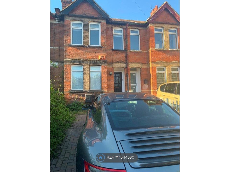 2 bed flat to rent in Alexandra Road, Brentwood CM14 Zoopla