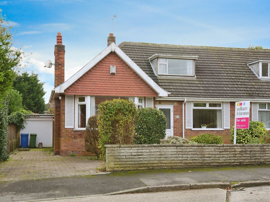 2 bed semidetached bungalow for sale in Annandale Road, Kirk Ella