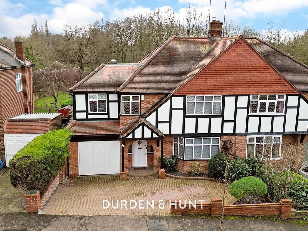 5 bed semidetached house for sale in Lyndhurst Rise, Chigwell IG7, £