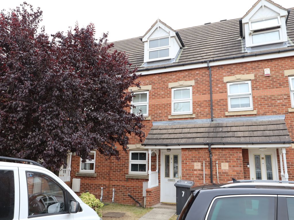 3 bed terraced house to rent in Leland Close, Lincoln LN2, £895 pcm Zoopla