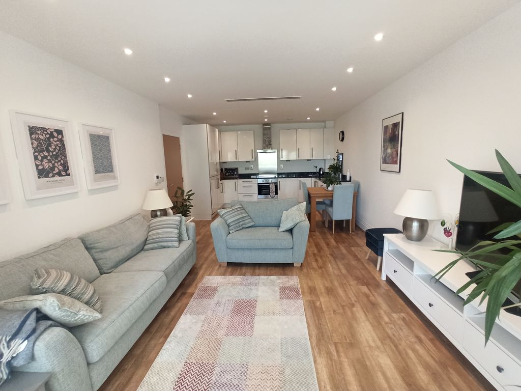 931 High Road, Finchley N12  