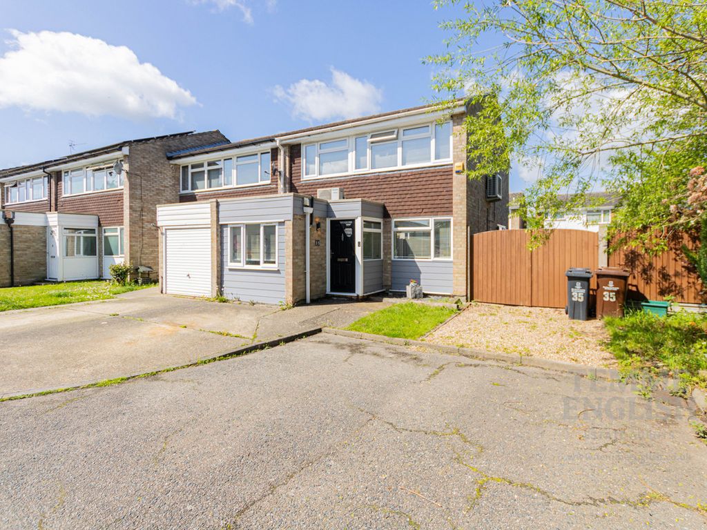 3 bed semidetached house for sale in Sydney Street, Colchester CO2, £