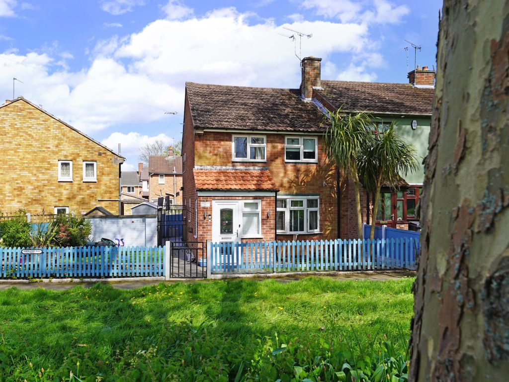 3 bed end terrace house for sale in Brocklesby Way, Netherhall