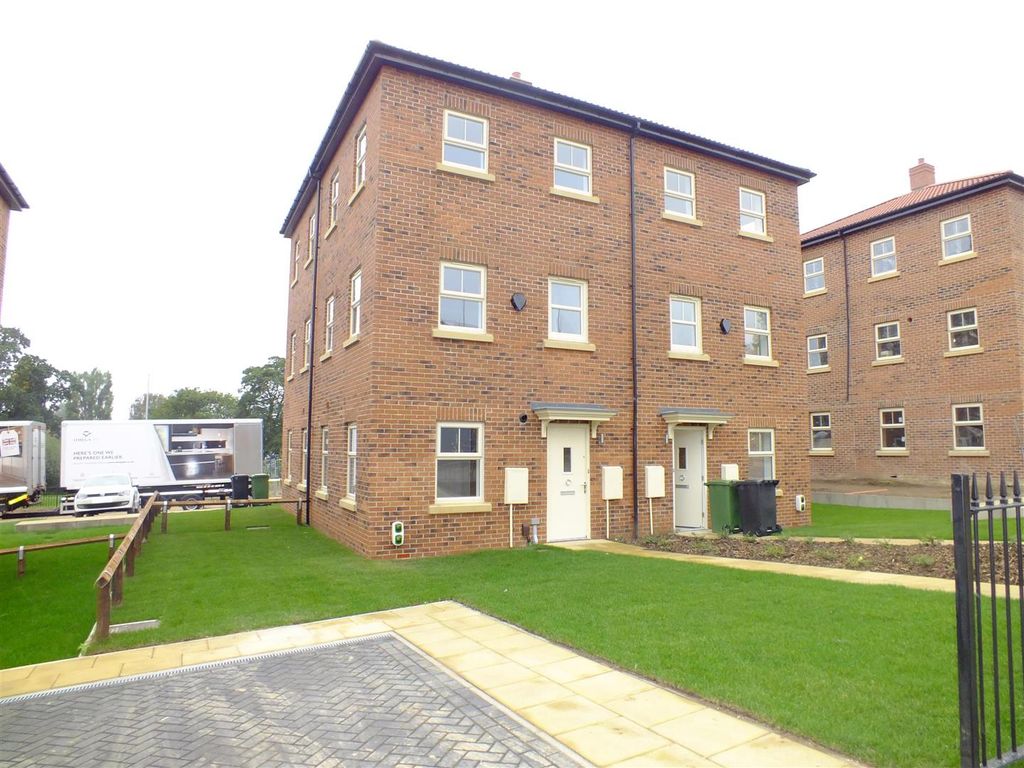 2 bed town house to rent in Asket Row, Leeds, West Yorkshire LS14 Zoopla