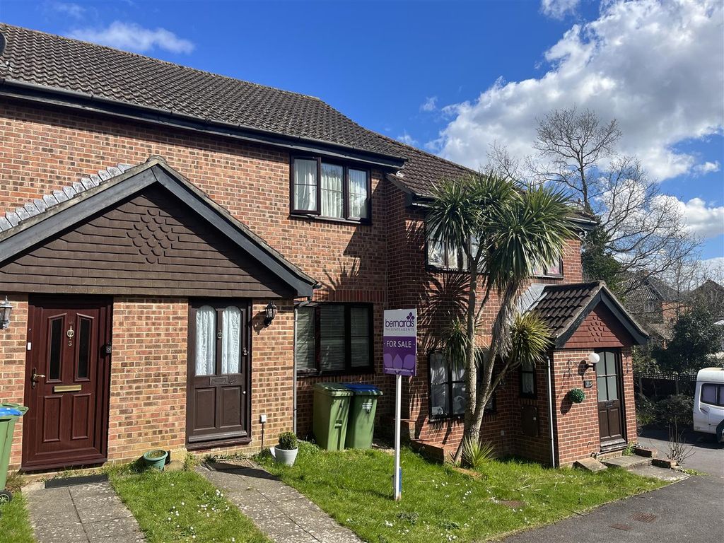 2 bed terraced house for sale in Harlequin Grove, Fareham PO15 Zoopla