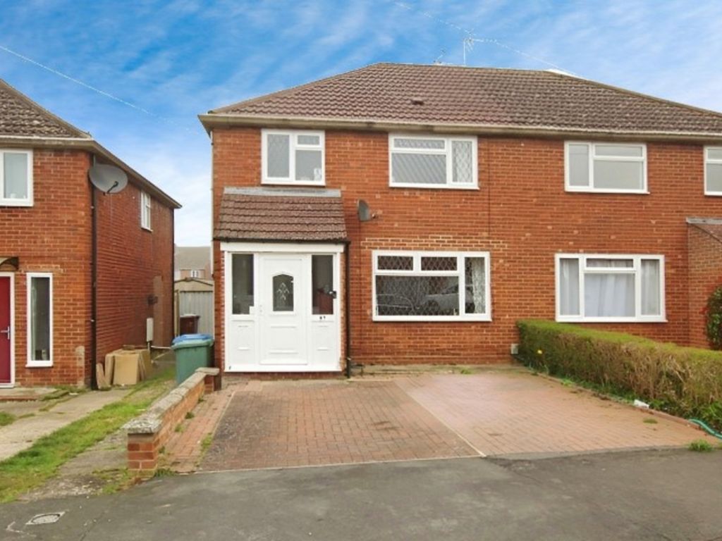 3 bed semidetached house for sale in Stratfield Road, Kidlington OX5