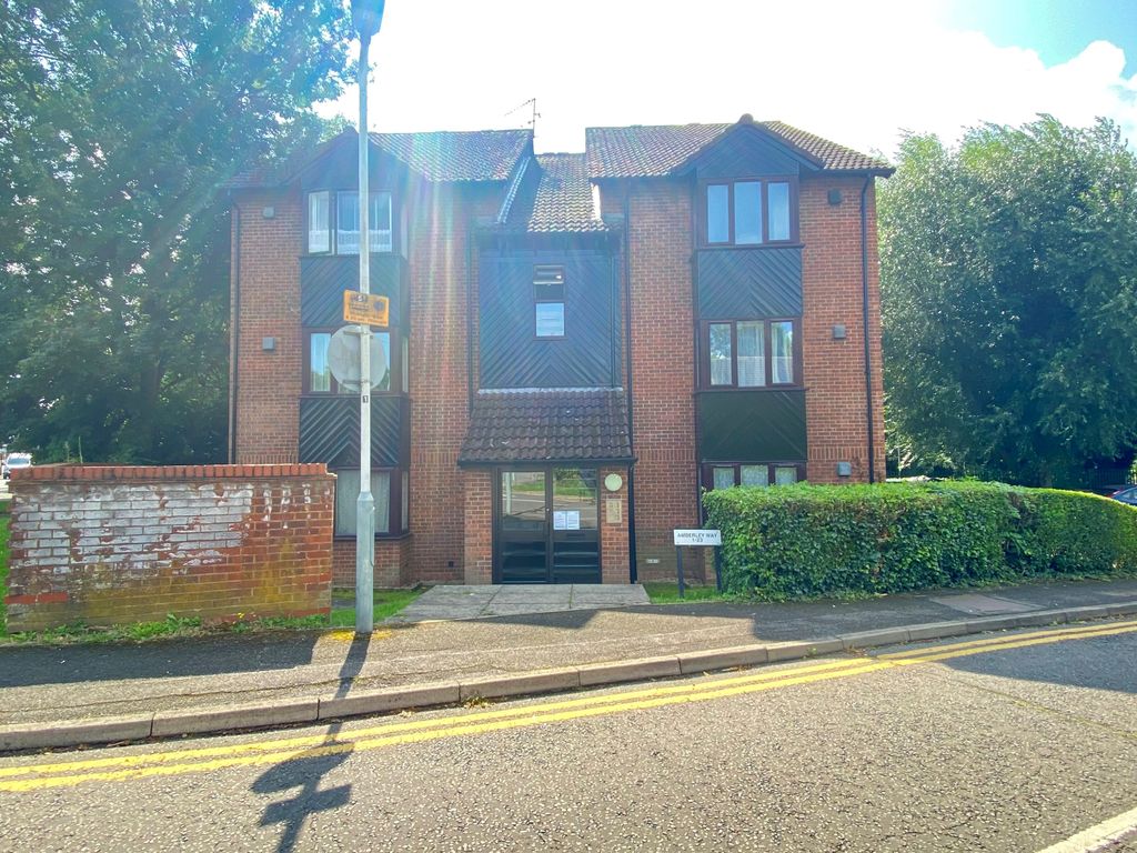Studio for sale in Amberley Way, Uxbridge, Greater London UB10 Zoopla