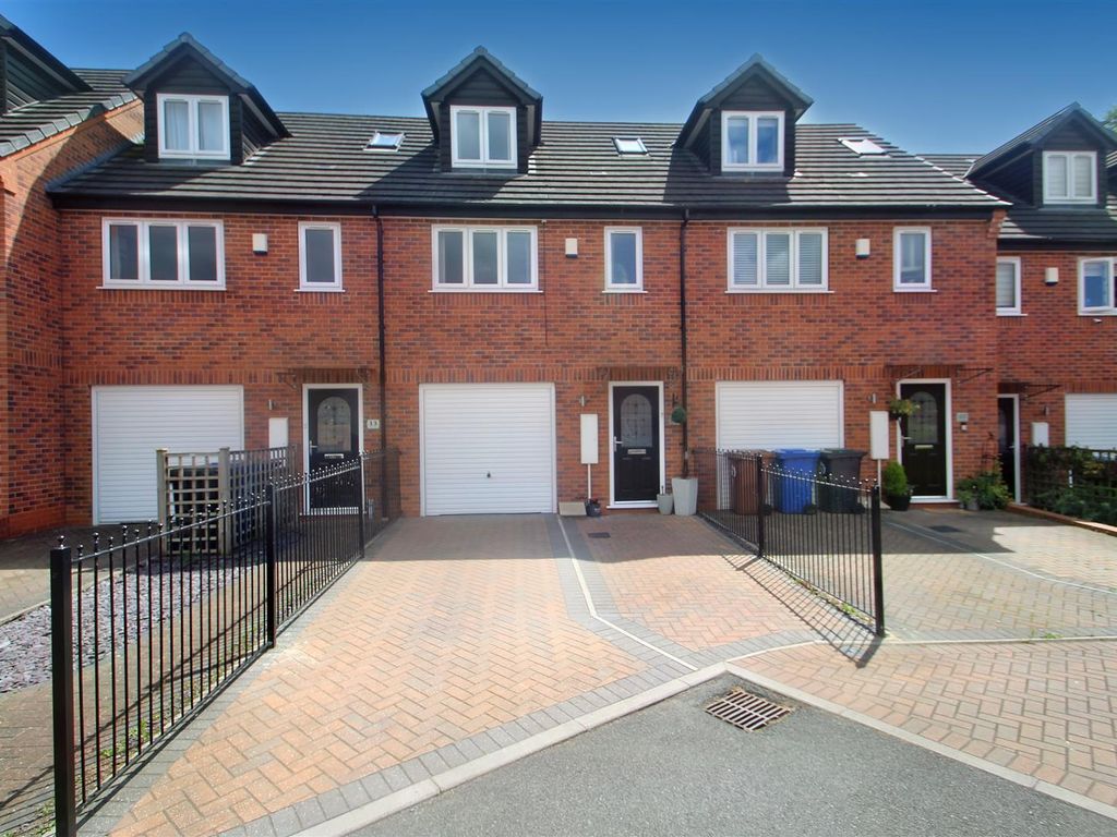 3 bed town house for sale in Trent View Grove, Hanley, StokeOnTrent