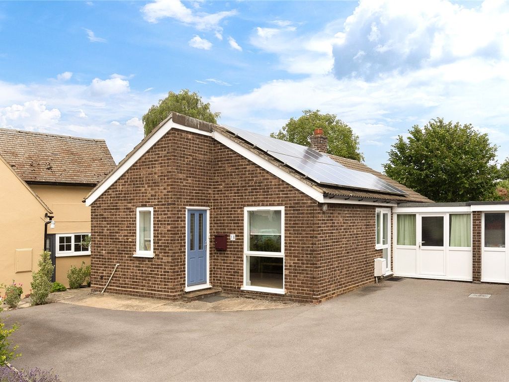2 bed bungalow for sale in Chapel Street, Duxford, Cambridge