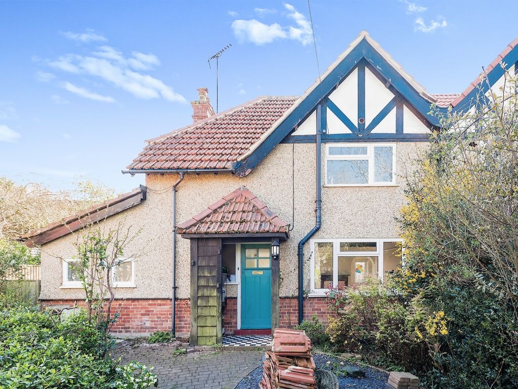 2 bed semidetached house for sale in Thame Road, Warborough