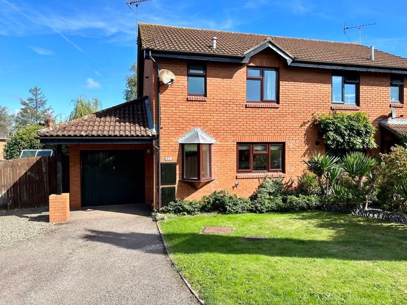 3 bed semidetached house for sale in Bridle Road, Hereford HR4, £