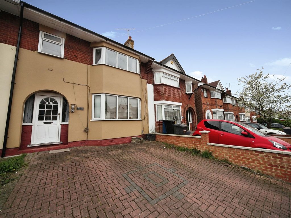 3 bed terraced house for sale in Wilsden Avenue, Luton LU1, £285,000