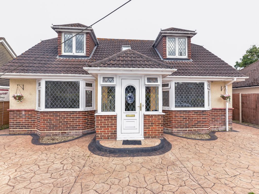3 bed bungalow for sale in Marston Road, New Milton BH25 Zoopla