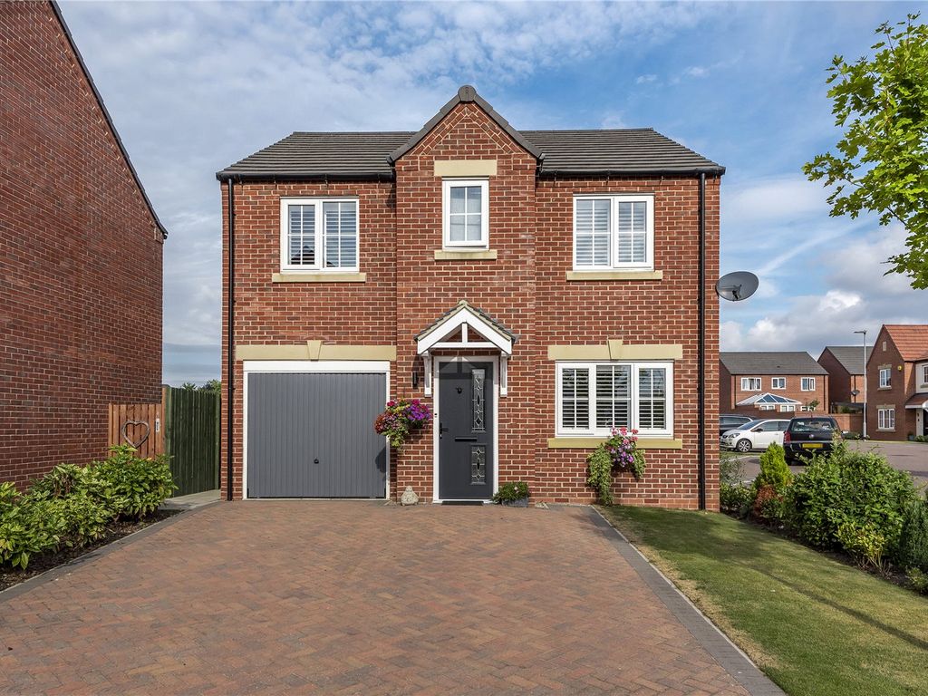 4 bed detached house for sale in Stockbridge Way, Wakefield, West