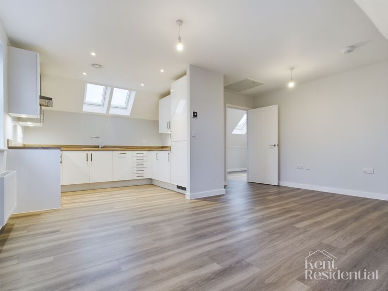 1 bed flat to rent in Concorde Road, Hermitage Park, Maidstone ME16, £