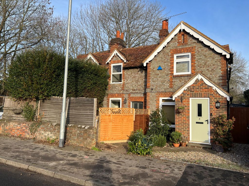 2 bed terraced house for sale in 2 Bath Road Cottages, Hare Hatch
