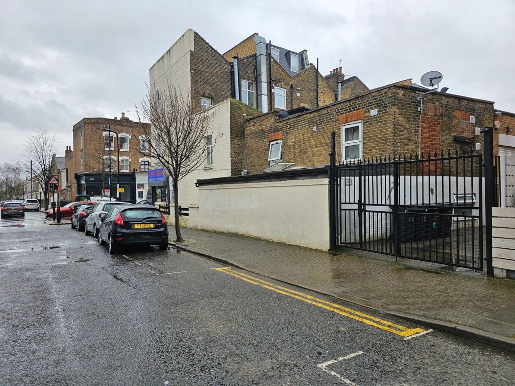 Leisure/hospitality to let in Chatsworth Road, Hackney, London E5 Zoopla