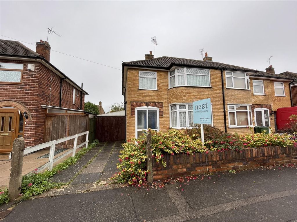 3 bed semidetached house for sale in Willow Road, Blaby, Leicester LE8