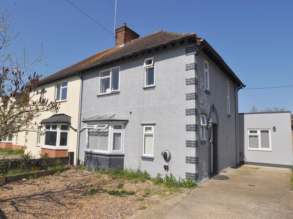 5 bed property for sale in Tristram Road, Hitchin SG4 Zoopla