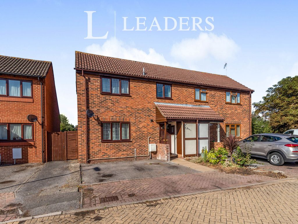 2 bed semidetached house to rent in Oliver Close, Addlestone KT15 Zoopla