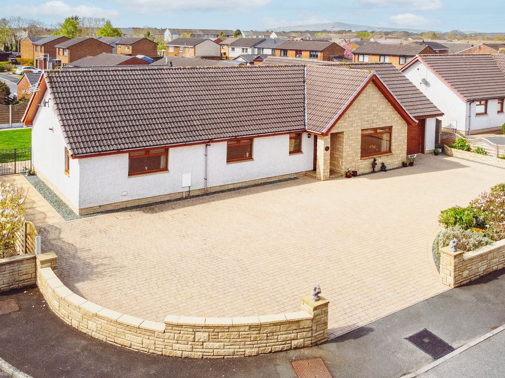 4 bed detached bungalow for sale in Northfield Park, Annan DG12 Zoopla
