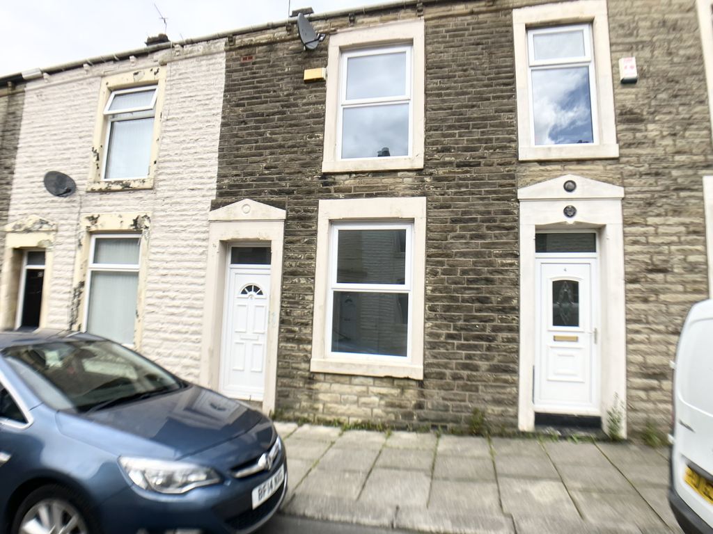 2 bed terraced house to rent in Queen St, Clayton Le Moors BB5, £575