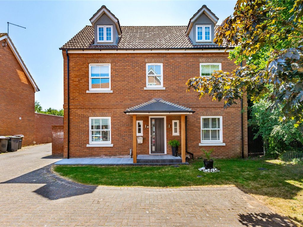 5 bed detached house for sale in Temple Way, Rayleigh, Essex SS6 Zoopla