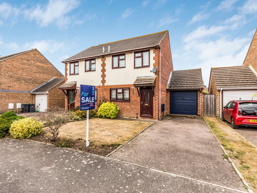 2 bed semidetached house for sale in Kingfisher Close, Hayling Island