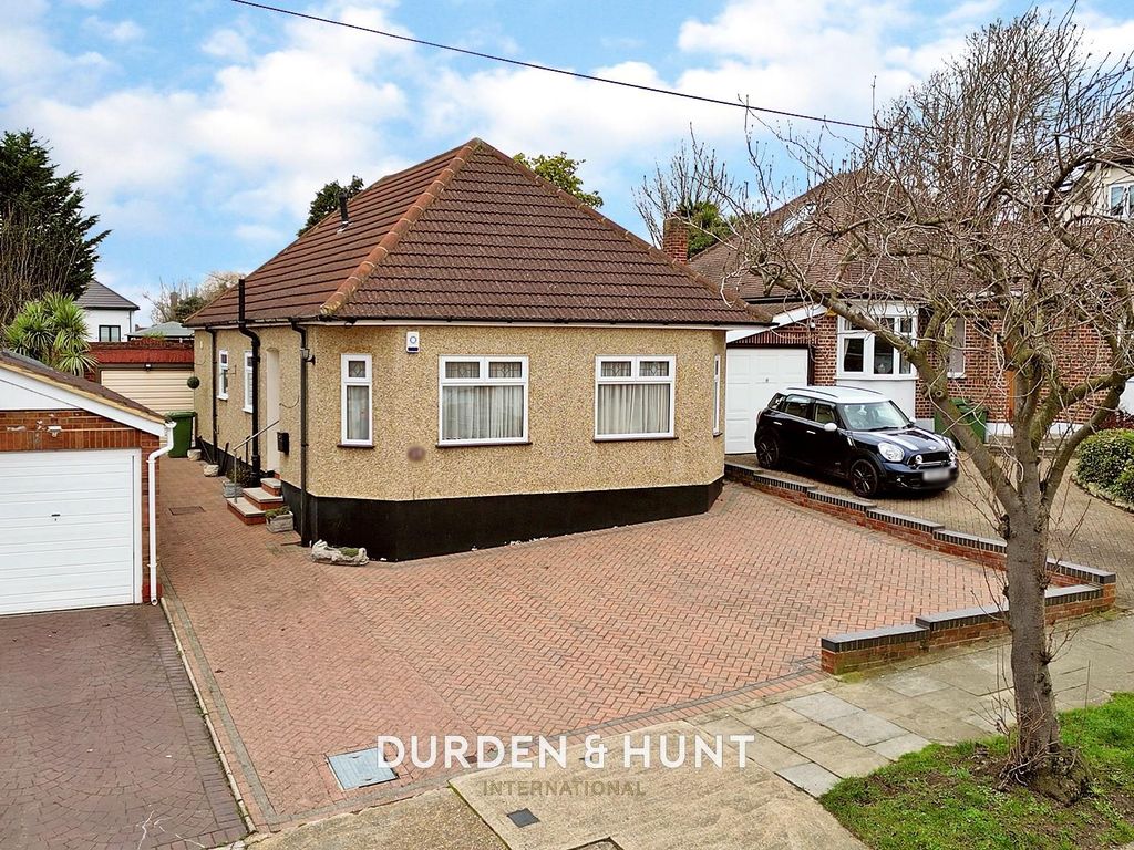 2 bed detached bungalow for sale in Merlin Road, Collier Row, Romford