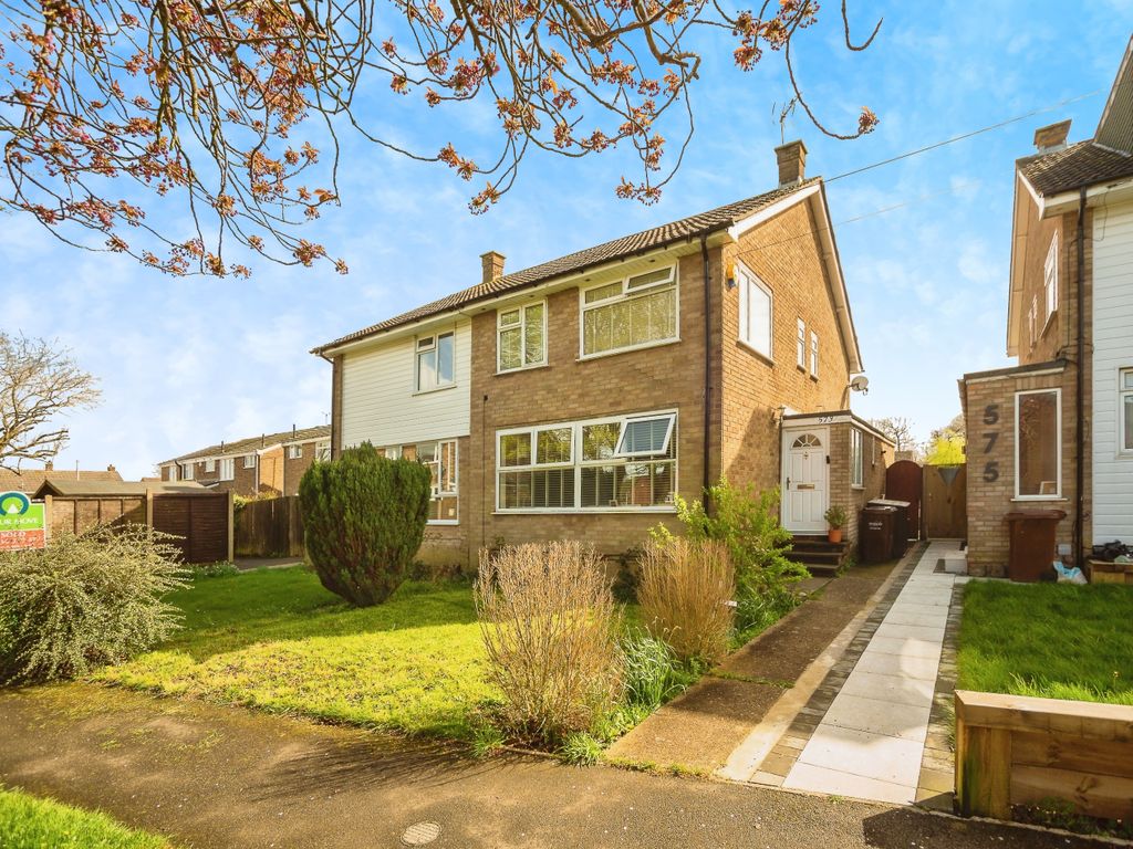 4 bed semidetached house for sale in Mierscourt Road, Gillingham ME8