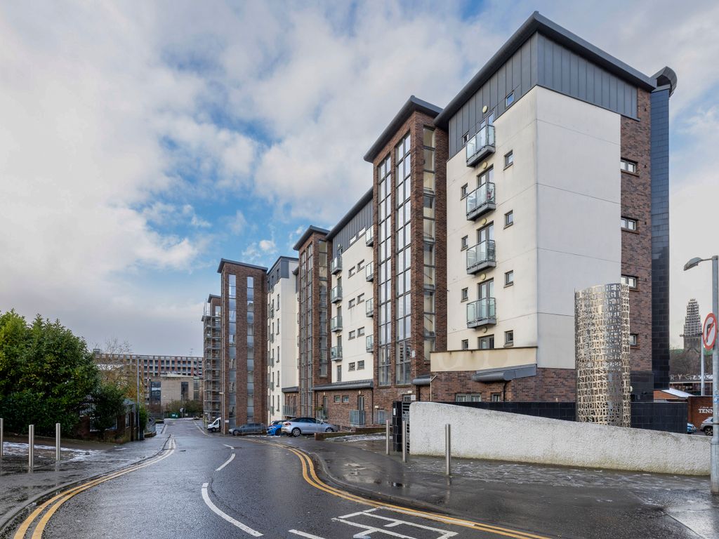 2 bed flat for sale in Duke Wynd, Drygate, Glasgow G4, £155,000 Zoopla