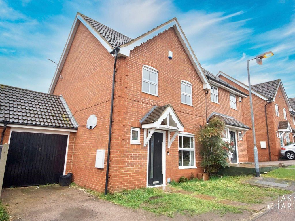3 bed semidetached house for sale in Lucern Close, Hammond Street