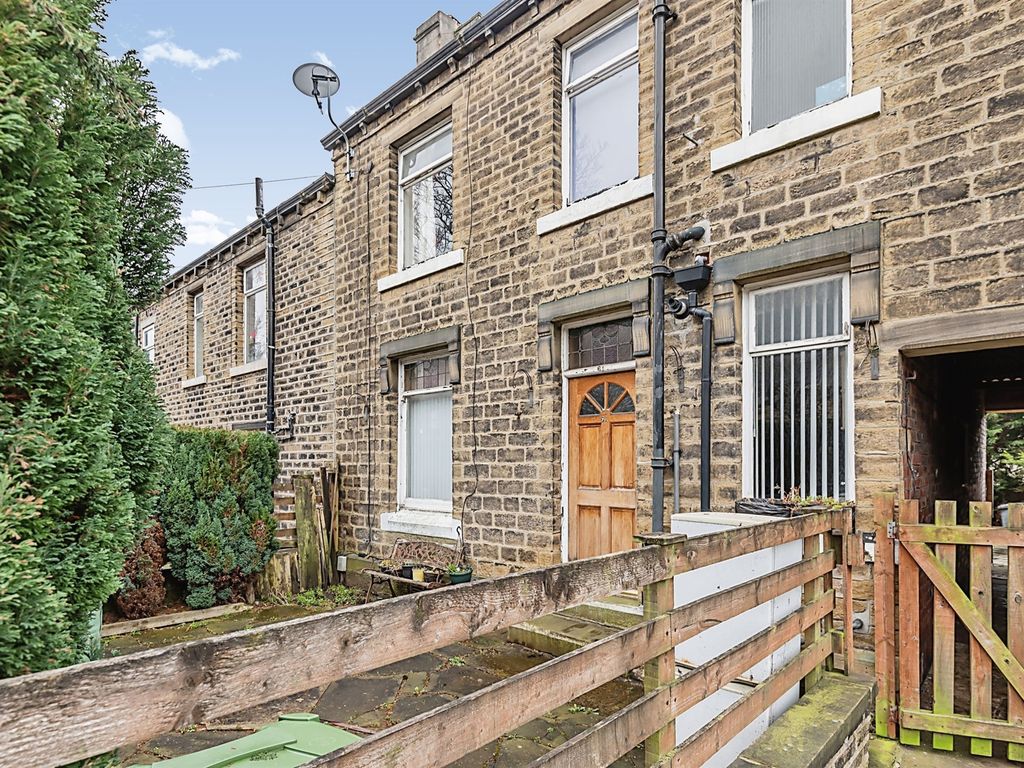 3 bed terraced house for sale in Beech Street, Paddock, Huddersfield