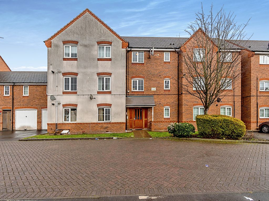 2 bed flat for sale in Walker Road, Bloxwich, Walsall WS3, £97,500 Zoopla