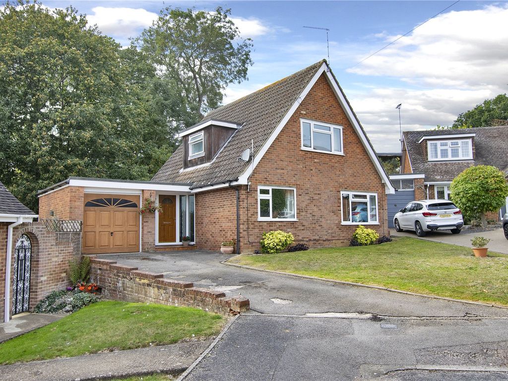 4 bed detached house for sale in Evergreen Close, Higham, Rochester