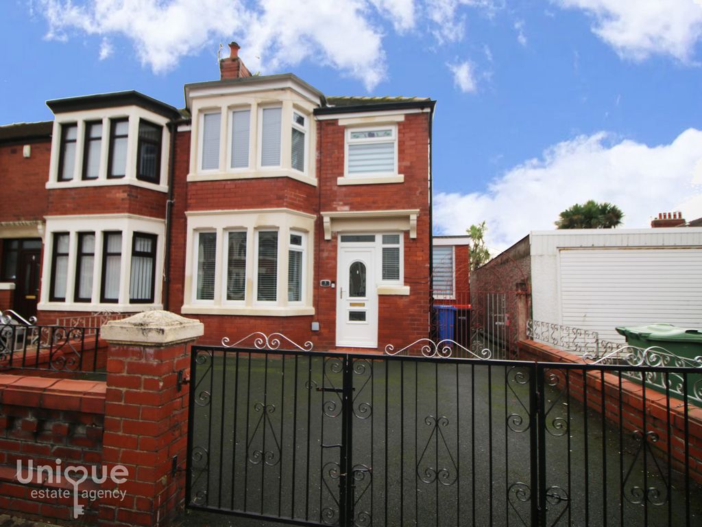 3 bed end terrace house for sale in Lonsdale Avenue, Fleetwood FY7 Zoopla