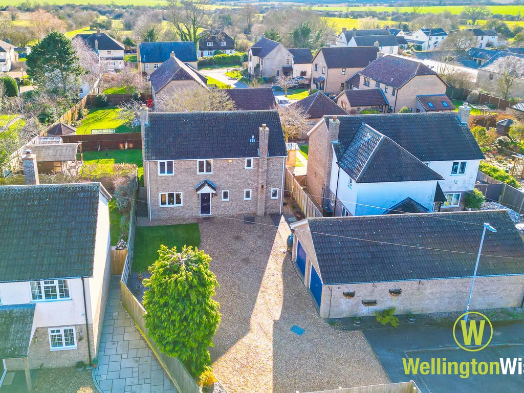 4 bed detached house for sale in St. Johns Close, Woodhurst, Huntingdon