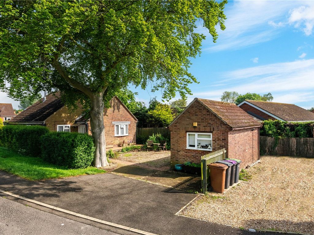 3 bed bungalow for sale in Low Road, South Kyme, Lincoln, Lincolnshire LN4, £240,000 Zoopla